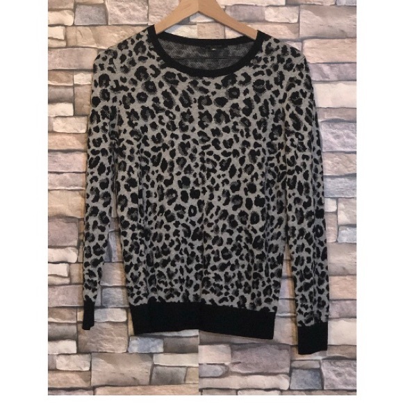 ANN TAYLOR  Sweater ❄️ - Picture 1 of 3